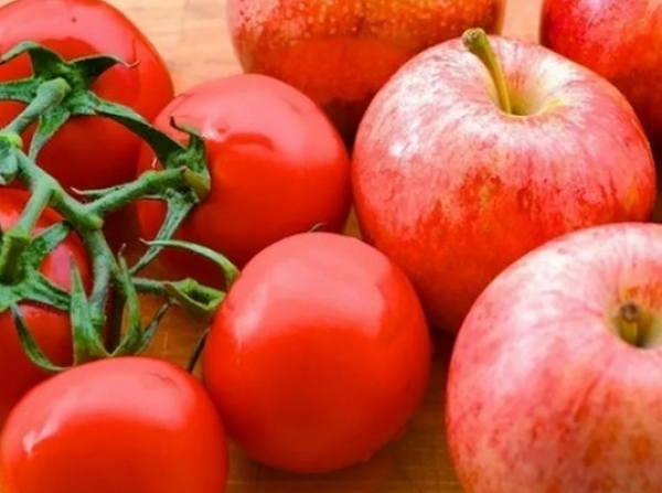 Россия запретила импорт азербайджанских томатов и яблок